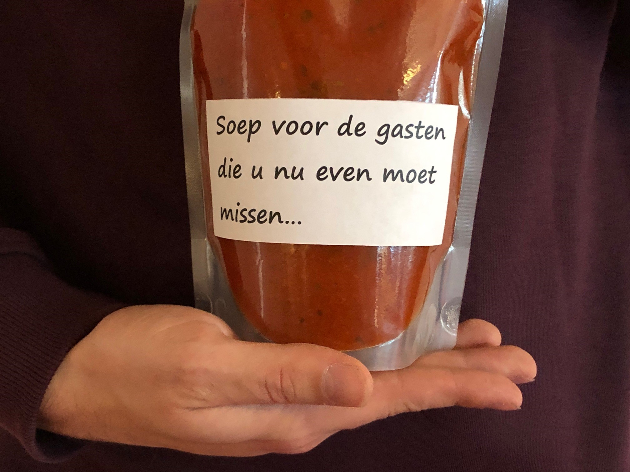 Packforce doneert soepzakken